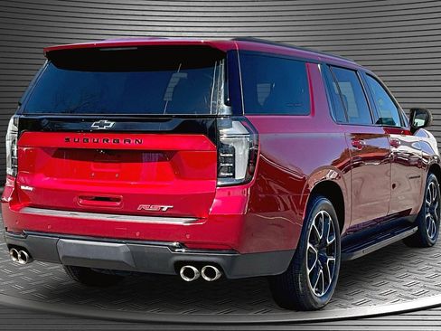 Used 2025 Chevrolet Suburban RST w/ RST Capability Package AWD/4WD image 6