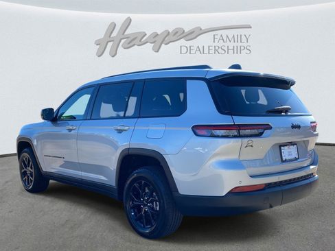 Certified 2024 Jeep Grand Cherokee L Altitude image 7