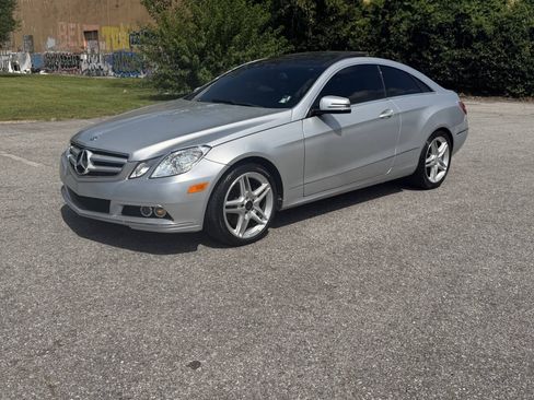 Used 2011 Mercedes-Benz E 350 Coupe image 2
