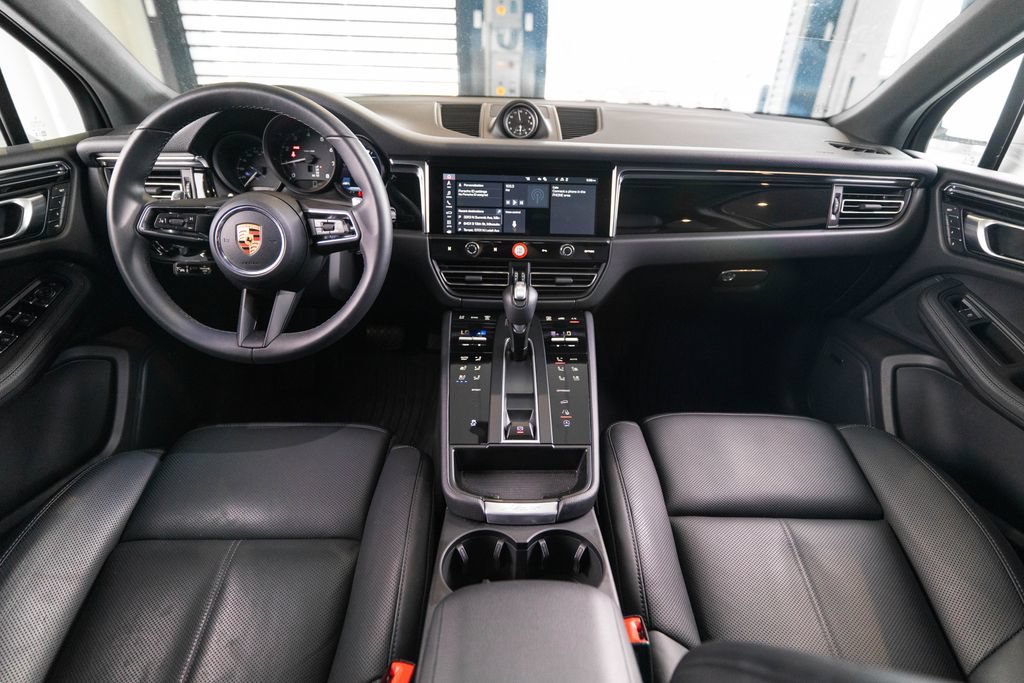 Certified 2026 Porsche Macan AWD/4WD image 15