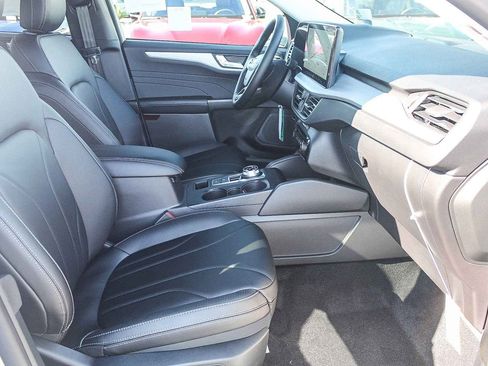 New 2025 Ford Escape SE w/ PHEV Premium Package image 17