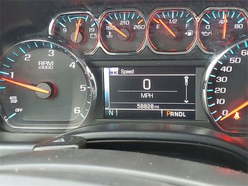 Used 2018 Chevrolet Silverado 1500 LT w/ LT Eassist Package image 12