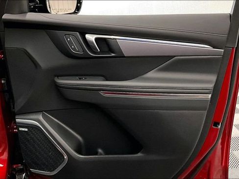 Used 2025 Buick Enclave Sport Touring w/ Power Package image 20