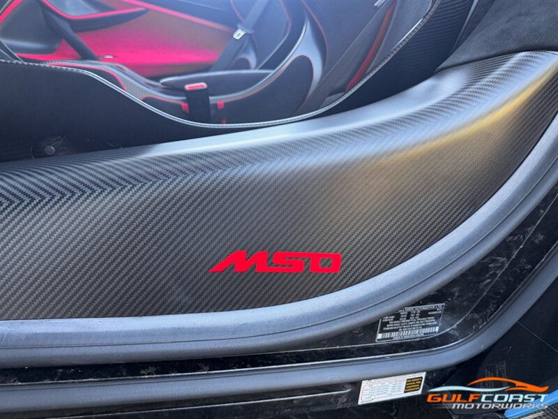 Used 2022 McLaren 765LT RWD image 28