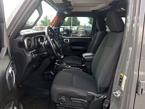 Used 2020 Jeep Gladiator Sport w/ Quick Order Package 24S AWD/4WD image 13