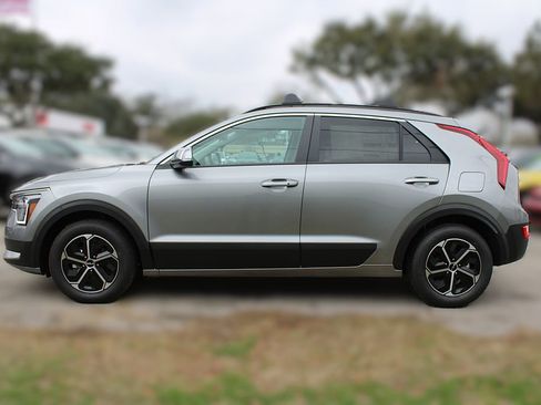 New 2026 Kia Niro EX FWD image 14