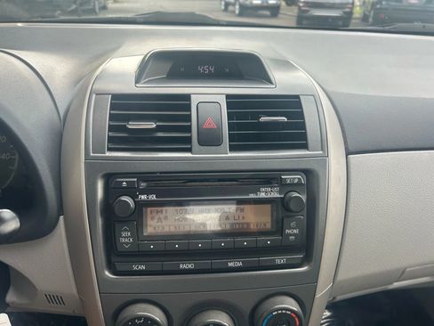 Used 2012 Toyota Corolla LE image 8