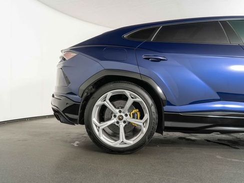 Used 2019 Lamborghini Urus image 10