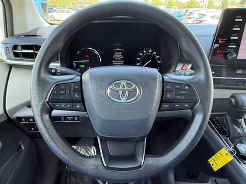 Certified 2022 Toyota Sienna LE FWD image 19