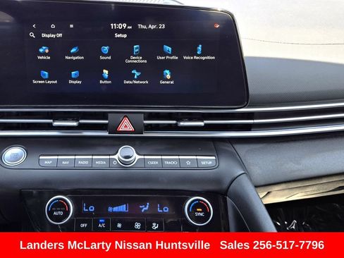 Used 2024 Hyundai Elantra SEL FWD image 18