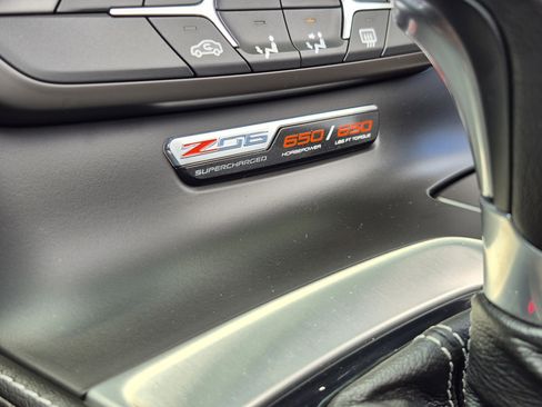 Used 2017 Chevrolet Corvette Z06 w/ Battery Protection Package RWD image 20