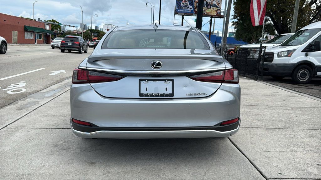 Used 2023 Lexus ES 300h w/ Premium Package FWD image 13