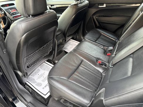 Used 2014 Kia Sorento LX w/ Premium Package AWD/4WD image 17