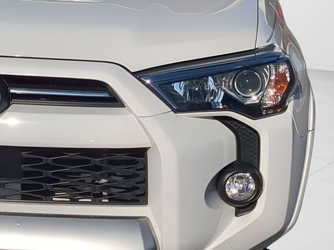 Used 2020 Toyota 4Runner TRD Off-Road image 18