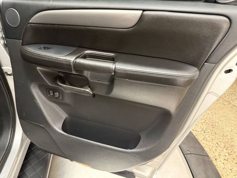 Used 2012 Nissan Armada SV AWD/4WD image 24