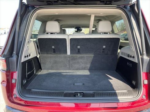 Used 2024 Jeep Wagoneer Series III AWD/4WD image 18