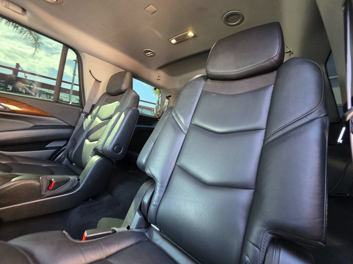 Used 2018 Cadillac Escalade Luxury RWD image 27