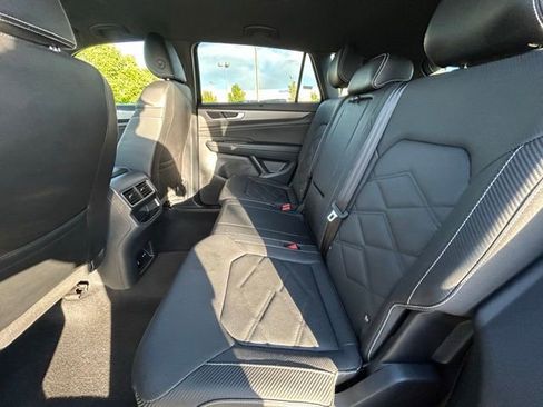 Used 2025 Volkswagen Atlas Cross Sport SE AWD/4WD image 29