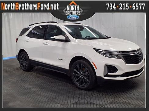 Used 2022 Chevrolet Equinox RS w/ LPO, Floor Liner Package image 1