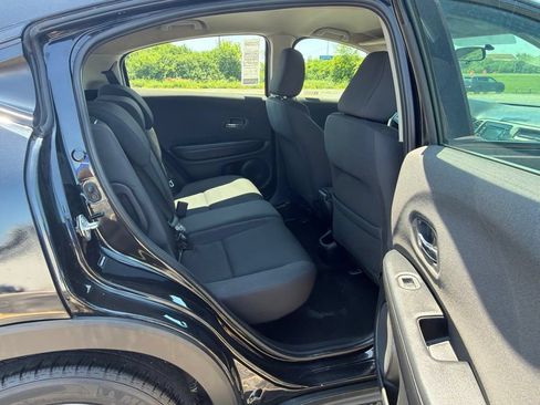 Used 2019 Honda HR-V LX image 13