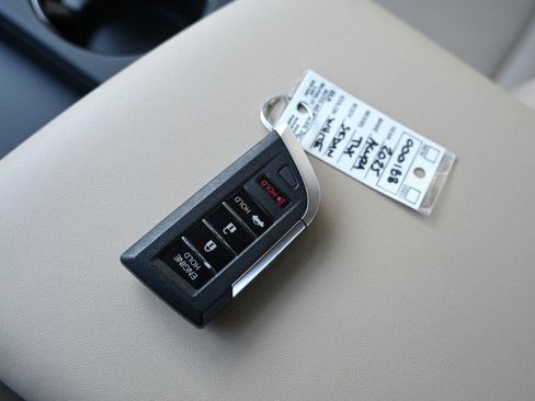 Used 2025 Acura TLX w/ Technology Package image 32