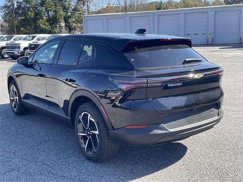 New 2026 Chevrolet Equinox EV LT image 5