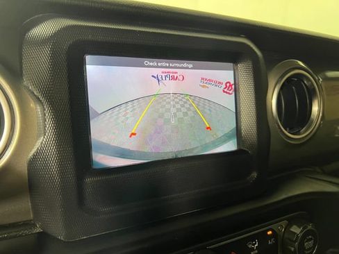 Used 2020 Jeep Wrangler Unlimited Sahara AWD/4WD image 20