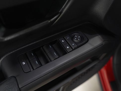 Certified 2025 Toyota Tacoma SR5 image 20