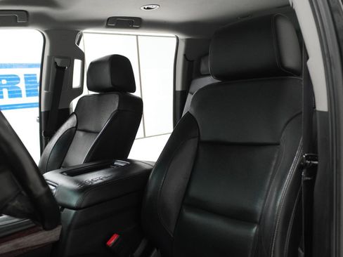 Used 2018 GMC Yukon XL SLT w/ Premium Edition image 18