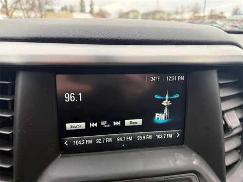 Used 2019 GMC Acadia SLE image 17