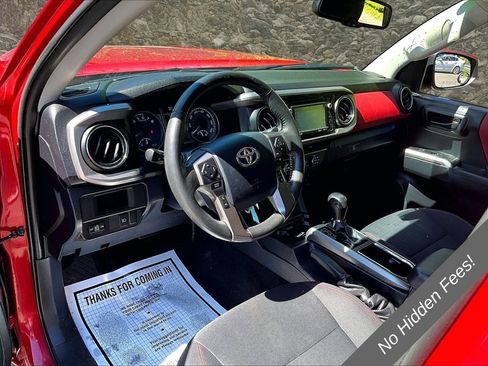 Used 2019 Toyota Tacoma SR5 AWD/4WD image 12