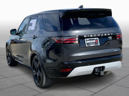 Used 2023 Land Rover Discovery Metropolitan Edition image 4