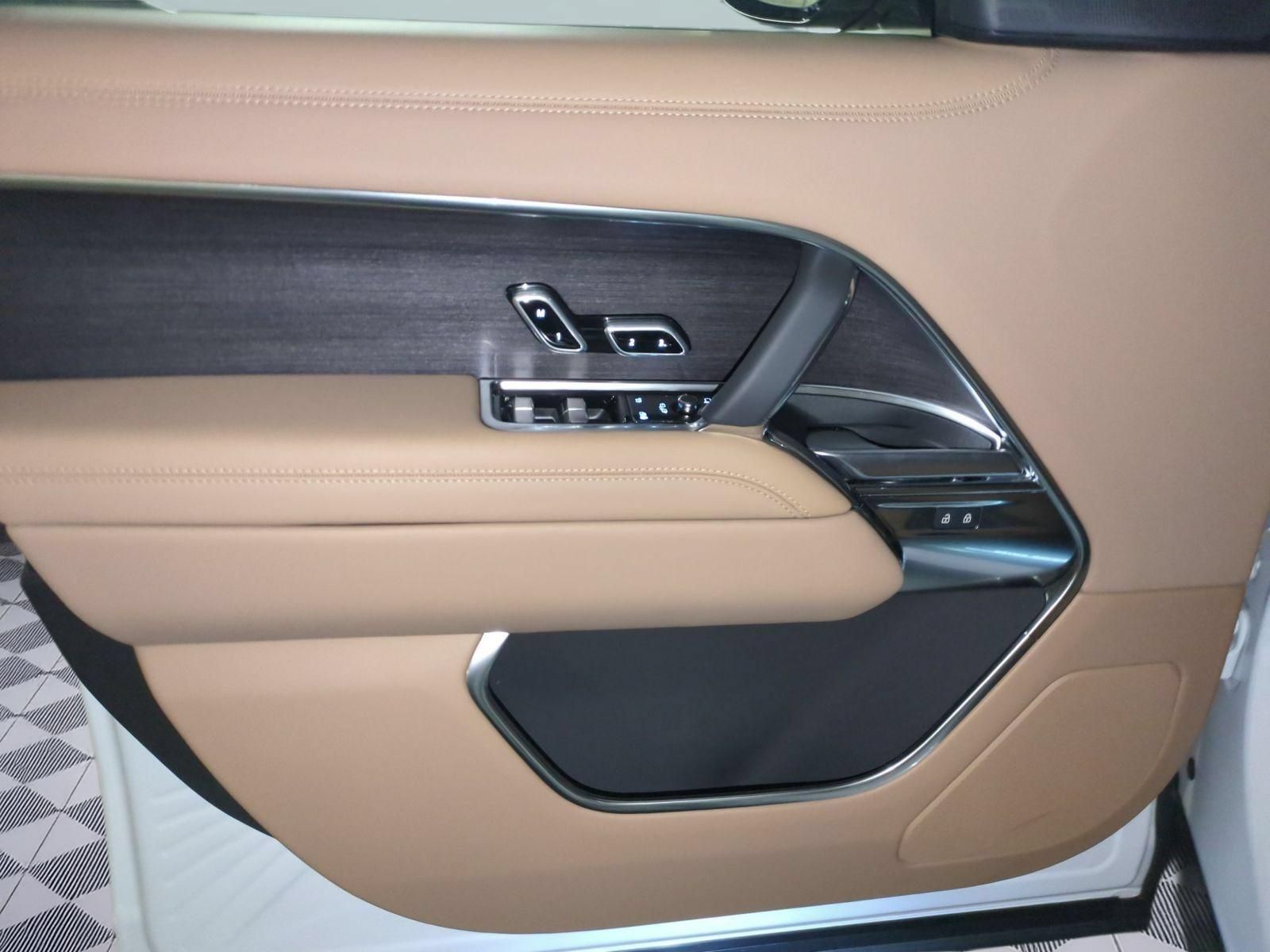 New 2026 Land Rover Range Rover SE AWD/4WD image 11