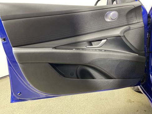 Certified 2025 Hyundai Elantra Hybrid FWD image 19