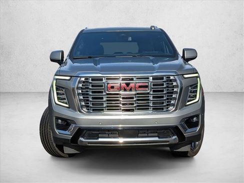 Used 2025 GMC Yukon XL Denali w/ Sun & Power Step Package image 2