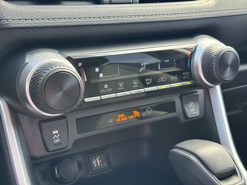 Used 2024 Toyota RAV4 LE image 28