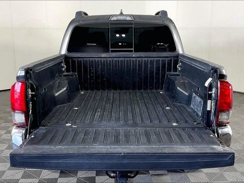 Used 2019 Toyota Tacoma SR5 AWD/4WD image 36