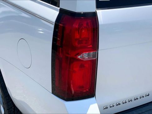 Used 2016 Chevrolet Suburban LTZ RWD image 28