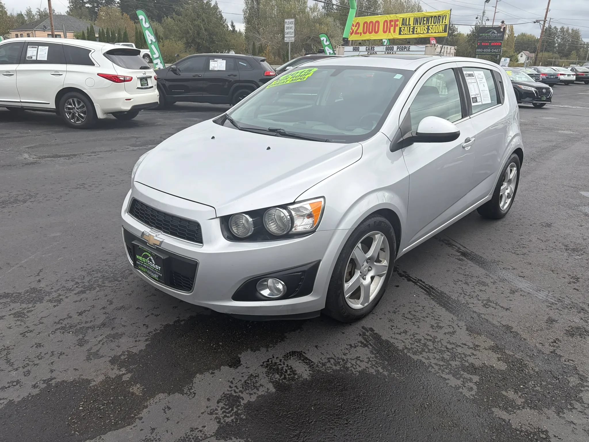 Used 2015 Chevrolet Sonic LT FWD image 3