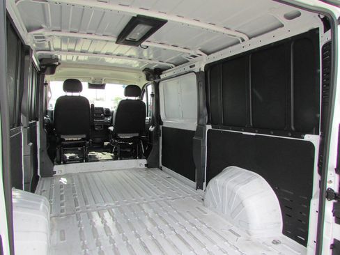 Used 2025 RAM ProMaster 2500 w/ Convenience Group FWD image 26