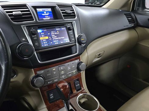 Used 2013 Toyota Highlander Limited AWD/4WD image 33