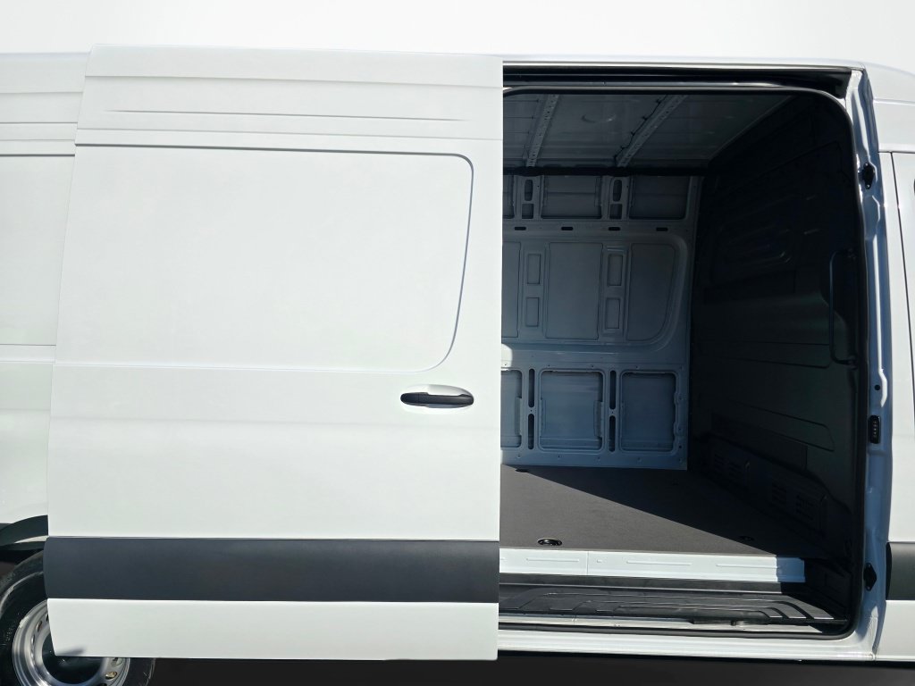 New 2025 Mercedes-Benz eSprinter 170 Cargo image 21