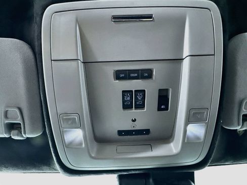 Used 2017 GMC Sierra 2500 Denali w/ Duramax Plus Package AWD/4WD image 18