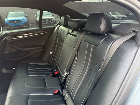 Used 2018 BMW 530i w/ M Sport Package image 11