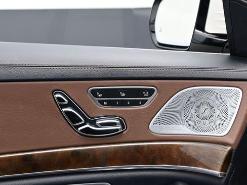 Used 2015 Mercedes-Benz S 550 Sedan image 14