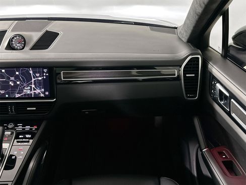 Certified 2023 Porsche Cayenne Turbo image 31