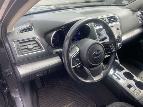 Used 2019 Subaru Outback 2.5i Premium image 9