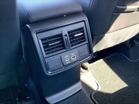 Certified 2025 Subaru Forester Limited image 10