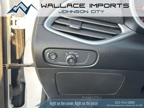 Used 2024 Chevrolet Malibu LT image 31