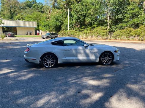 Used 2018 Ford Mustang GT Premium RWD image 4